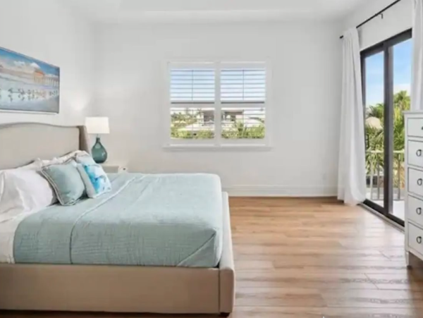 Impressive Five Bedroom  Coastal Retreat with Private Pool in Marco Island